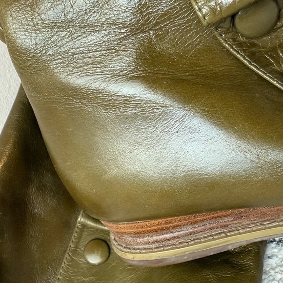 Miz Mooz size 9 mint near new condition bright olive Green Buttoned Heeled Boots - Picture 7 of 15